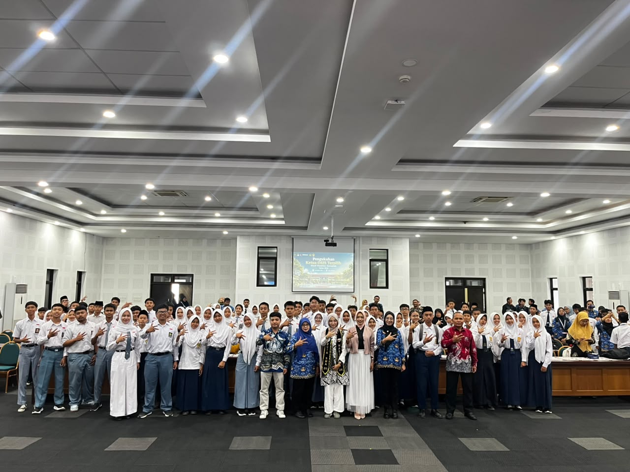 Ketua OSIS Terpilih MTsN 6 Kulon Progo Resmi Dikukuhkan Wakil Bupati Kulon Progo